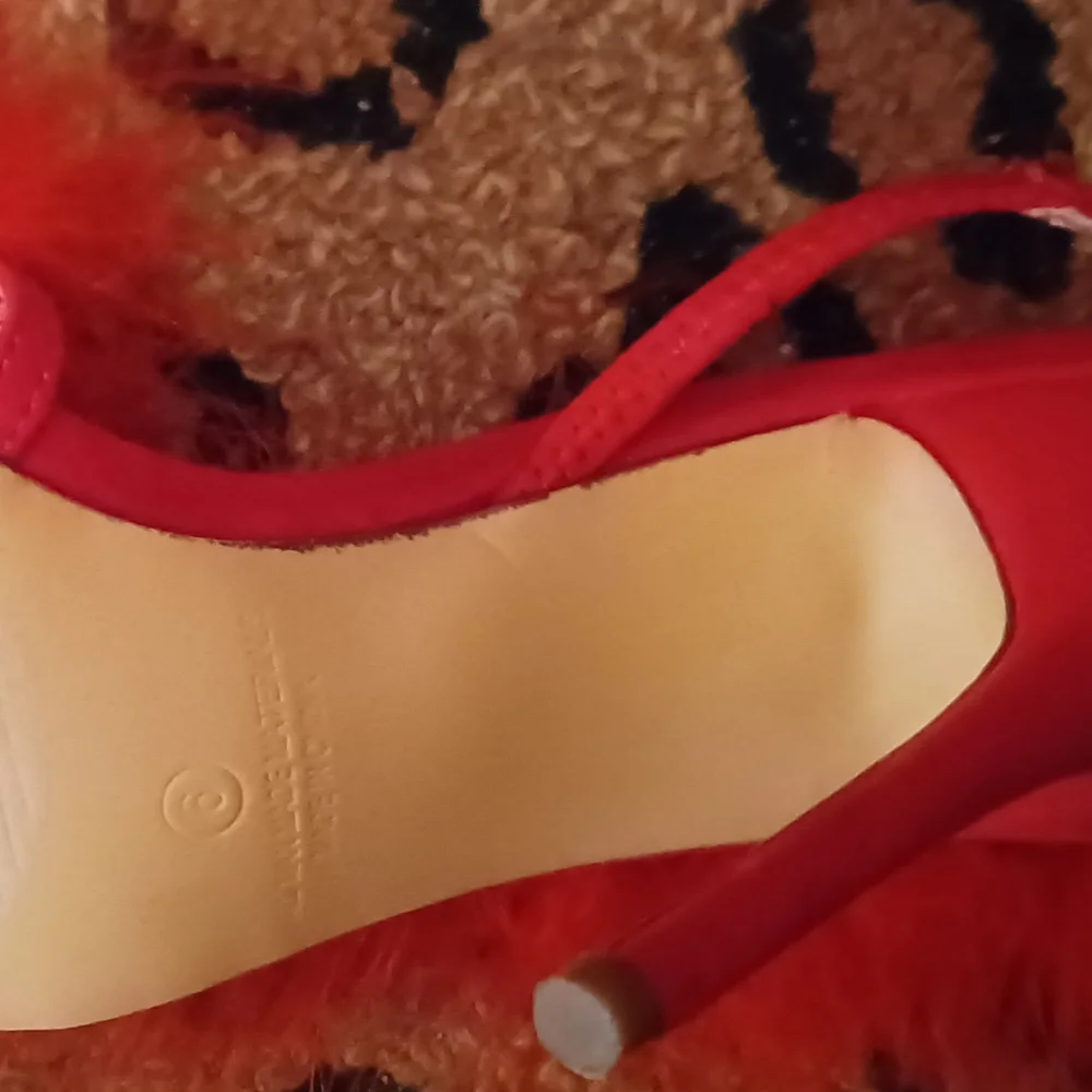 Shoes - Picture 14 of 16